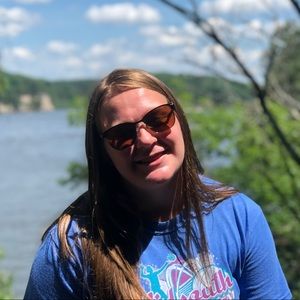 Meet your Posher, Avery